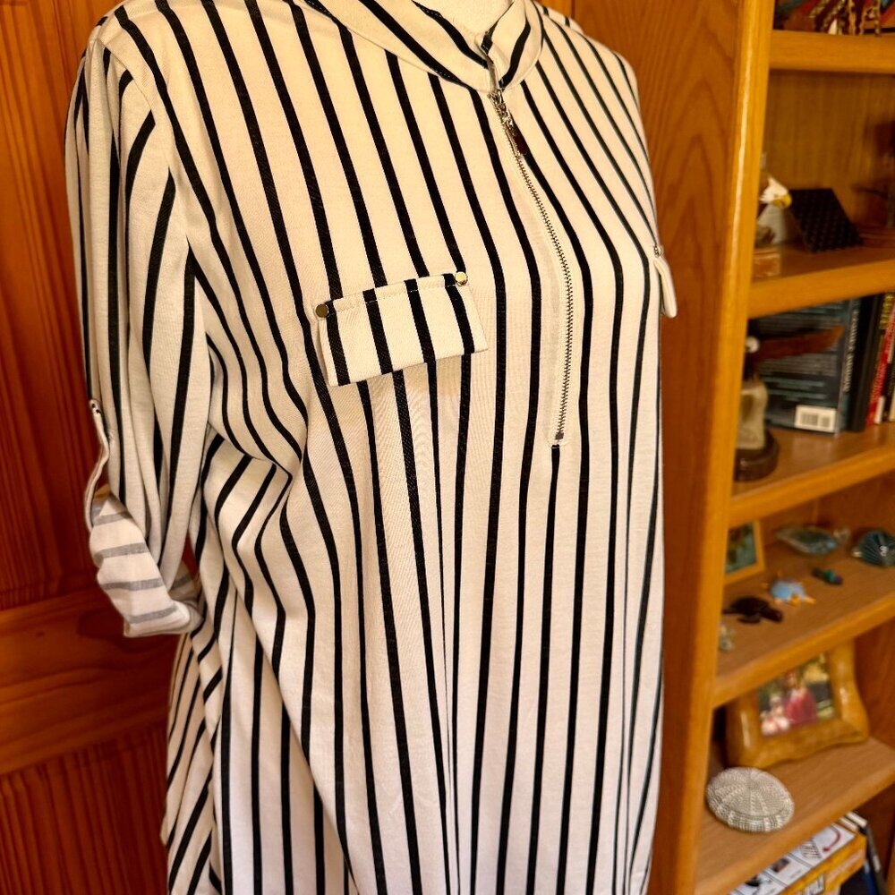 NineDaily XXL Black/White Striped 3/4 Zip Top - Picture 5 of 5